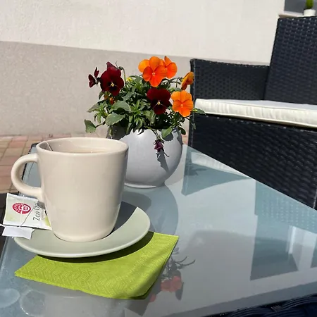 Noer Apartment Vecses